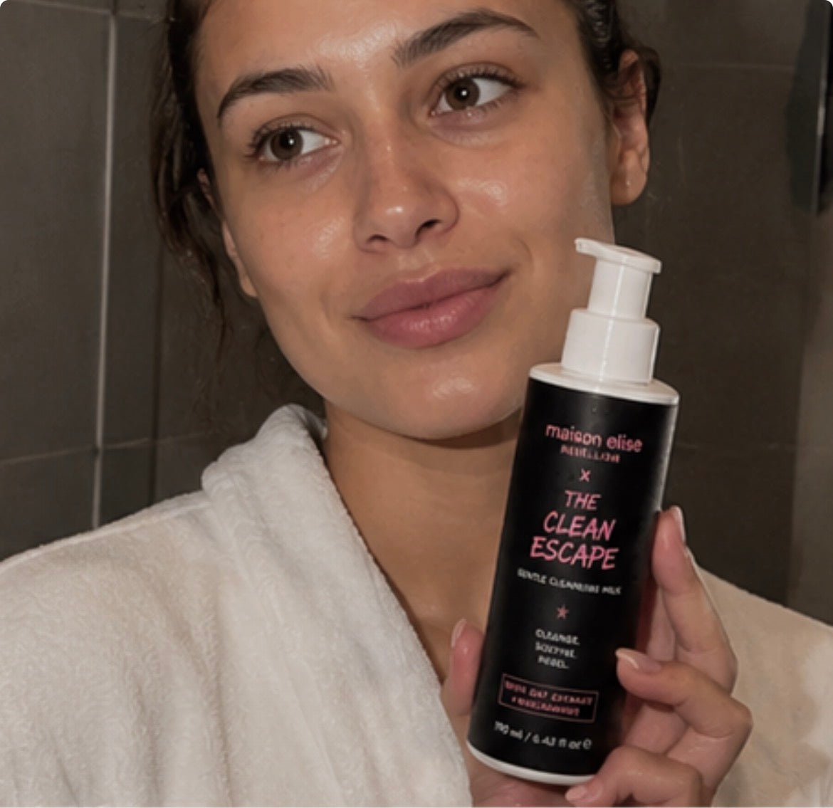 THE CLEAN ESCAPE — Gentle Cleansing Milk