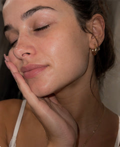 THE CLEAN ESCAPE — Gentle Cleansing Milk